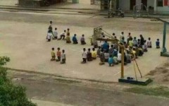 湖南一学校30余小学生集体罚跪操场 校长致歉
