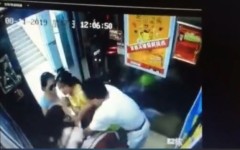 武汉一小区电梯内有人抢孩子？警方回应了！